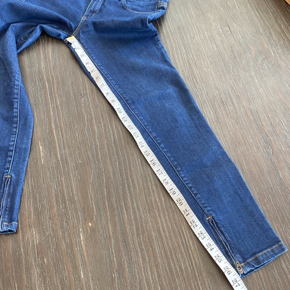 Massimo Dutti ladies jeans in size 4. Made in Morocco. - Picture 9 of 9